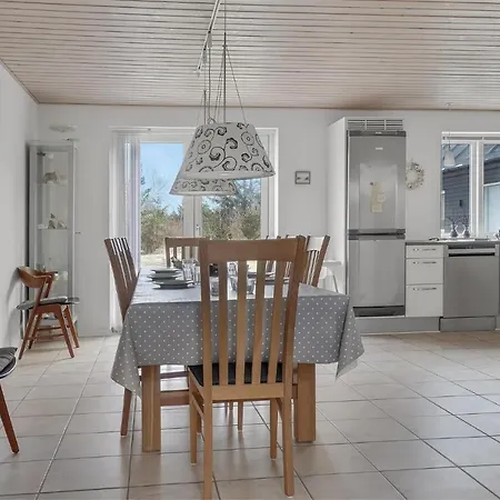 5 Bedroom Stunning In Snedsted *