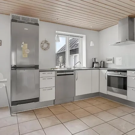 Holiday home 5 Bedroom Stunning In Snedsted Stenbjerg