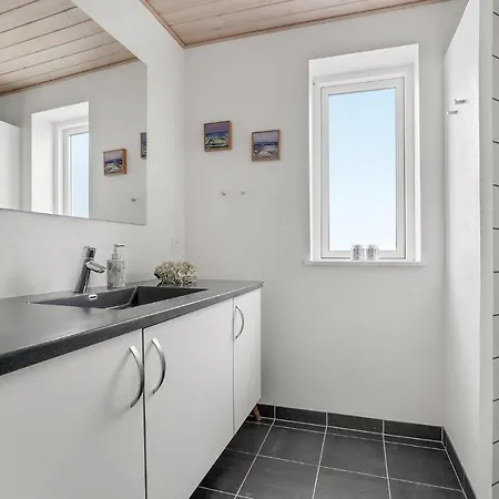Holiday home 5 Bedroom Stunning In Snedsted